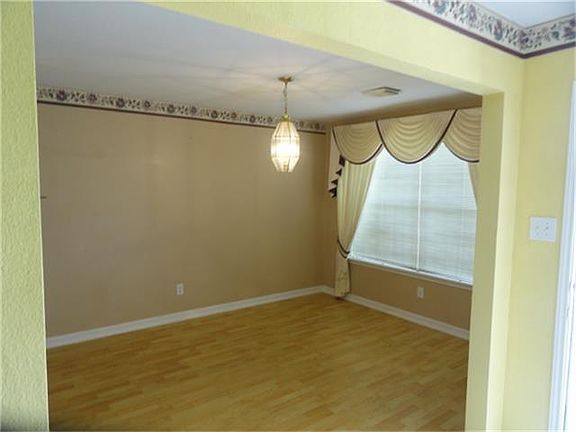 2nd image of 10806 Linden Gate Dr