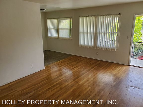 3rd image of 2347 Penmar Ave #6