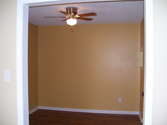 Eat in Area of Kitchen
