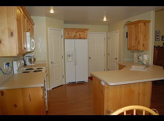 Kitchen/pantry area