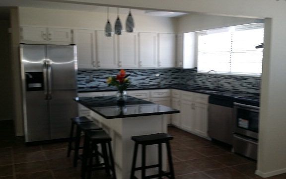 4th image of 3805 Sunset Dr