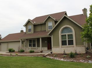 N53W16022 Creekwood Xing, Menomonee Falls, WI 53051