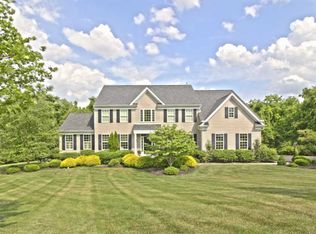 1511 Bray Ln, Washington Crossing, PA 18977