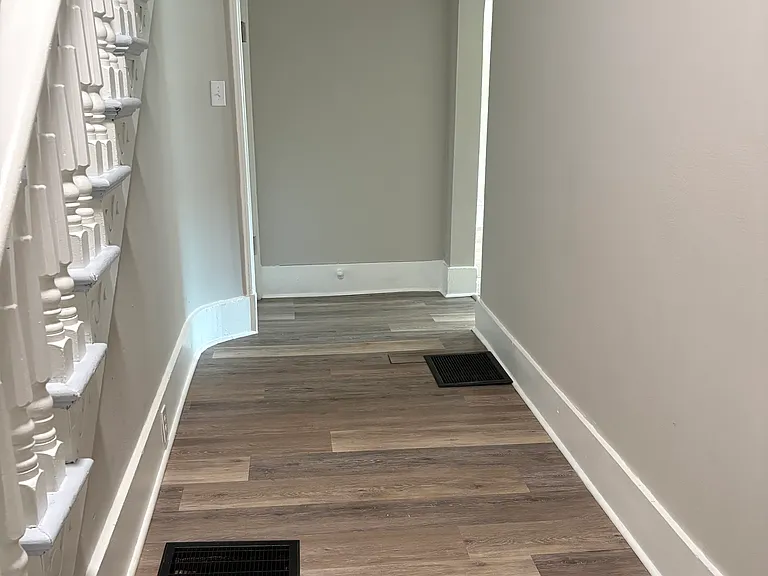150 Front St SW — Photo 3