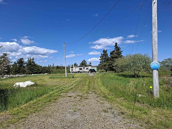 2nd image of 101 Seal Harbour Rd