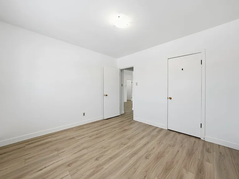 3838 Retallack St #6 — Photo 12