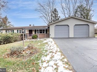 32 N Bishop Rd, Mechanicsburg, PA 17055