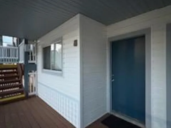 1089 Bluewater Dr Unit 512, Moneta, VA 24121