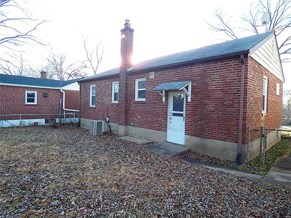 3rd image of 3528 Boswell Ave