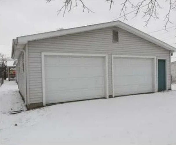 2nd image of 207 E Locust St