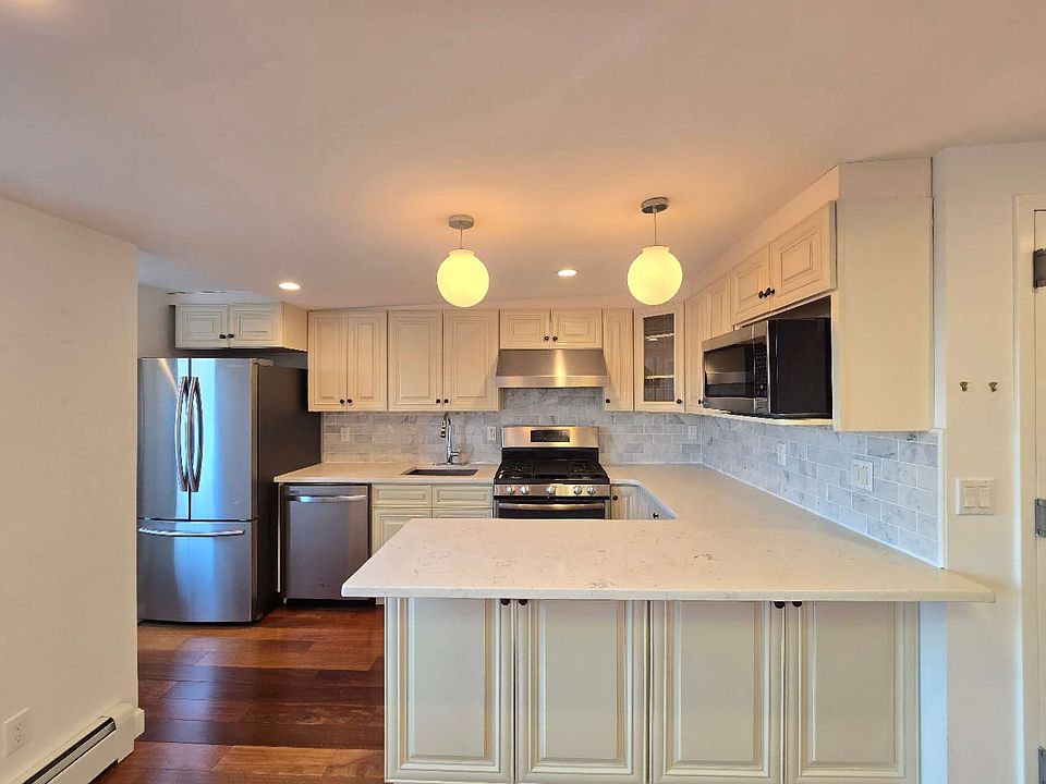 1st image of 44 Woodhull St #3