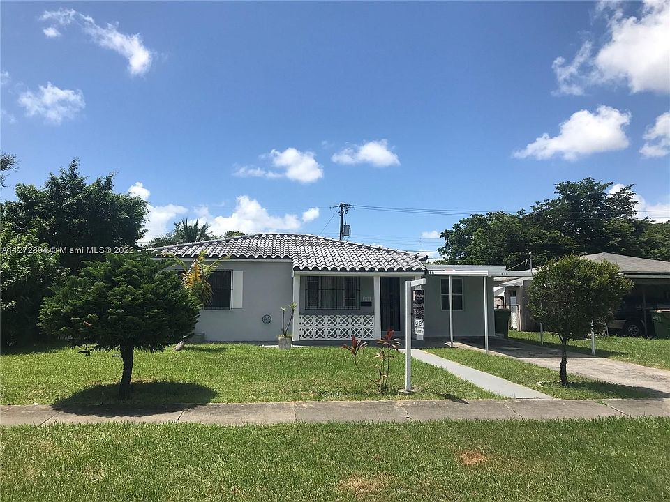 1st image of 1010 NE 143rd St #1010
