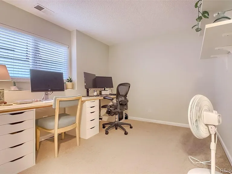 1900 Darlee Ct — Photo 4