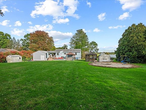 2nd image of 58 Putnam Hill Rd