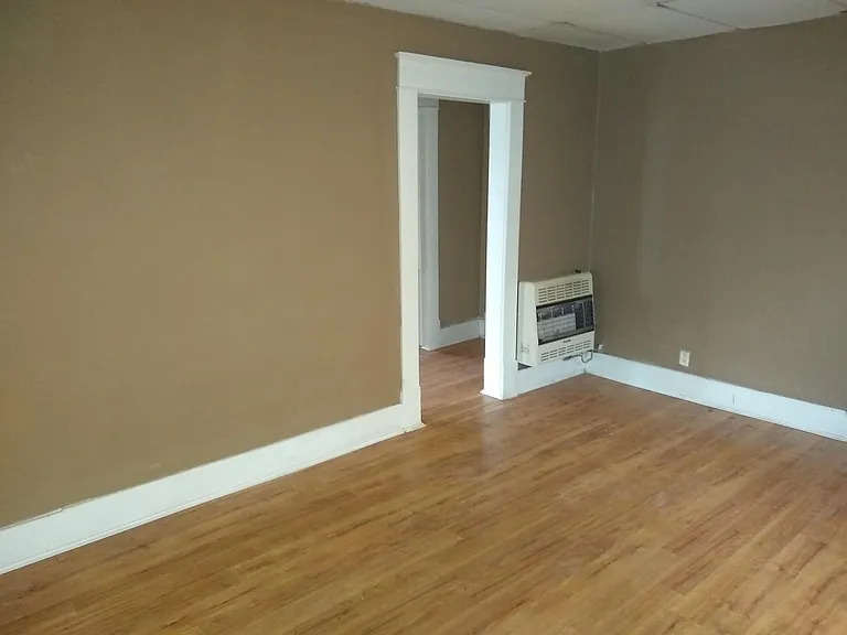 1021 N F St — Photo 3