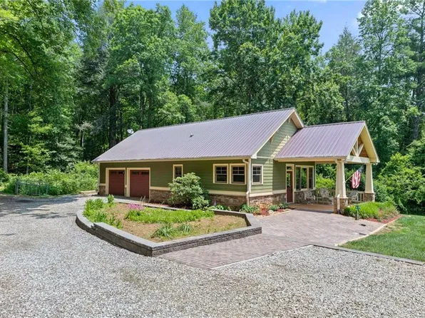 1315 Chimney Mountain Flats Trl, Clarkesville, GA 30523