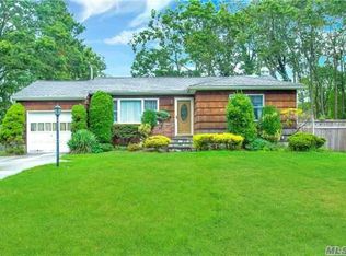 21 Commerce Pl, Islip Terrace, NY 11752