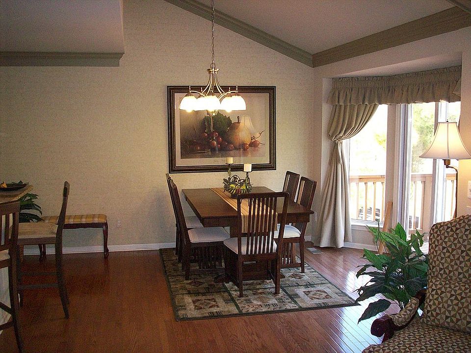 1st image of 30132 Lanford Dr #3