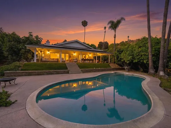3830 Lake Garden Dr, Fallbrook, CA 92028