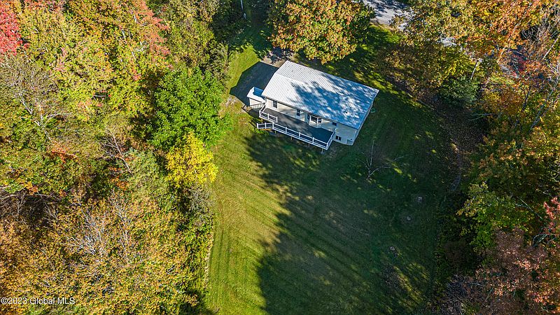 5th image of 194 Greenman Hill Road
