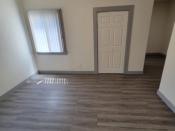 3rd image of 1623 N Mariposa Ave #201A
