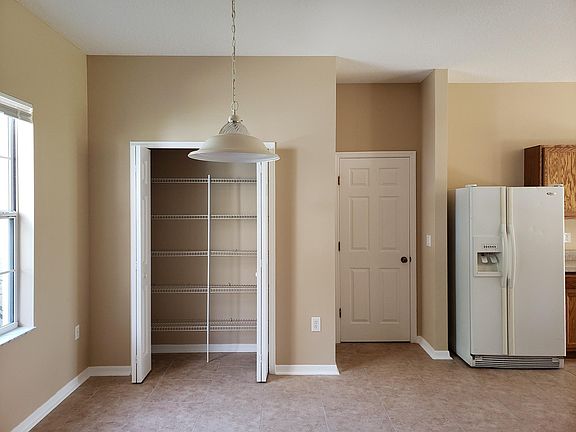 5th image of 48 Whispering Pine Dr