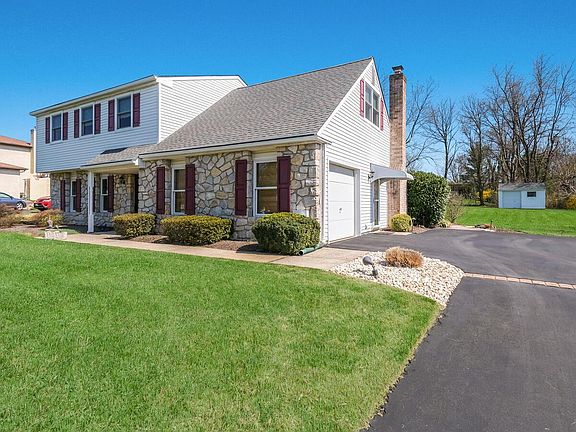 4th image of 125 Carol Ln