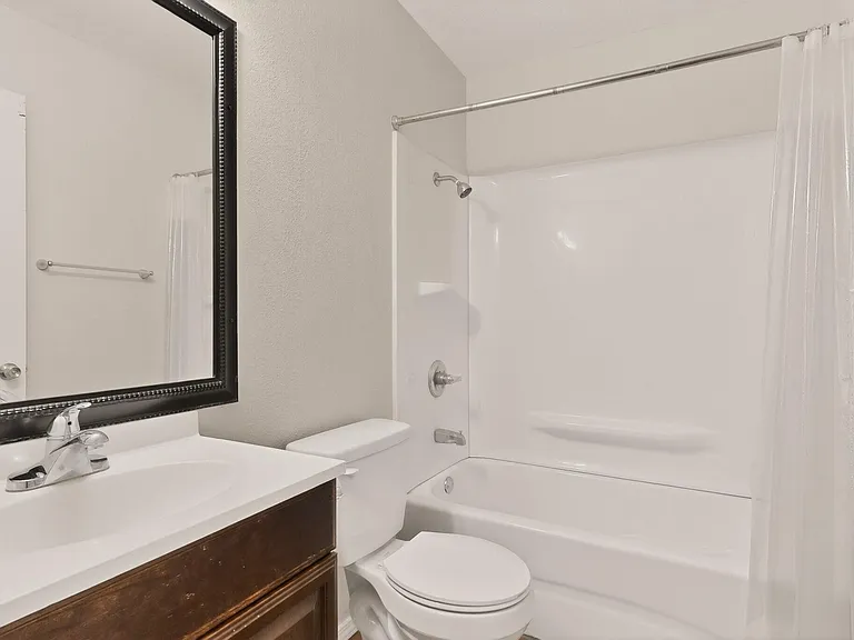 225 Hanosh Ct SE #3 — Photo 17