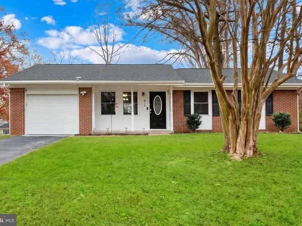 813 Sherwood Ln, Fredericksburg, VA 22407