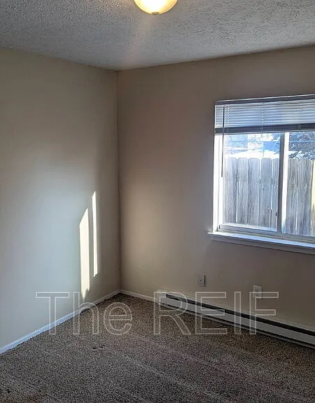 721 Peachtree Pl — Photo 3