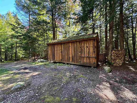3rd image of 675 Johns Way
