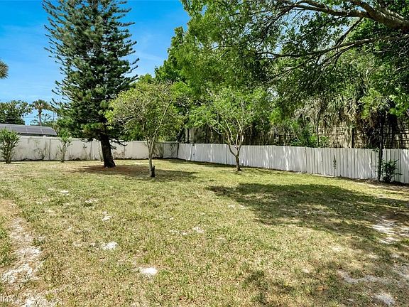 2nd image of 1064 W Embassy Dr