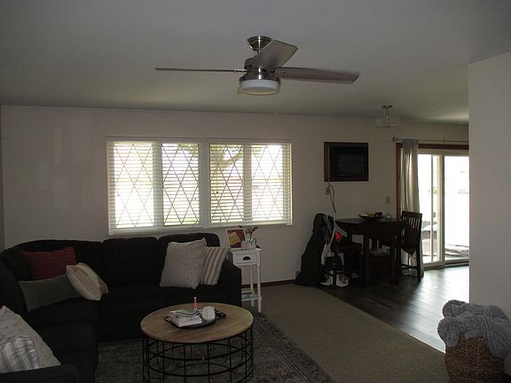 5th image of 20 Bear Dr