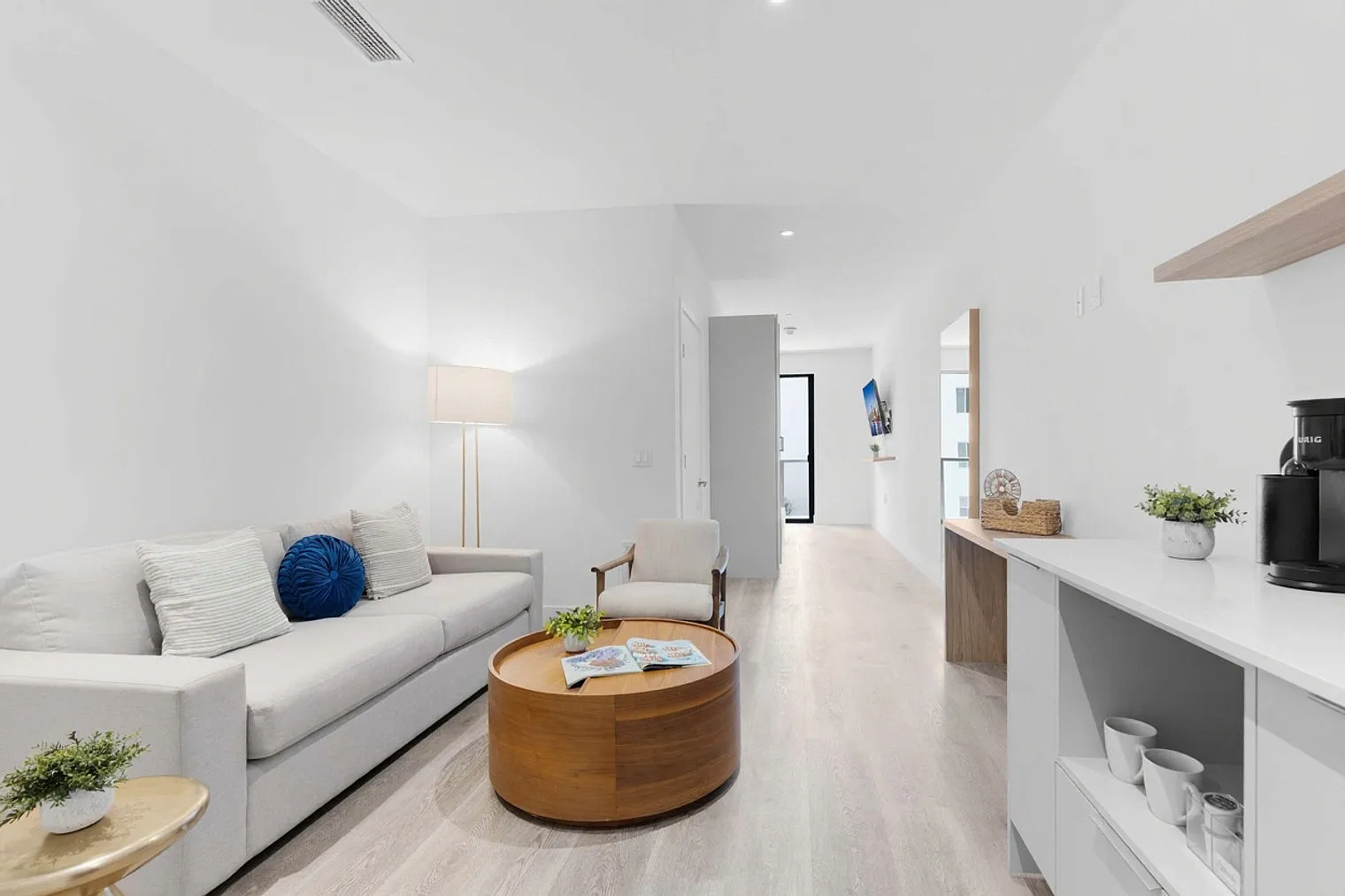 Studio, 1.0 bath, 409 sqft, $2,598 — Photo 1