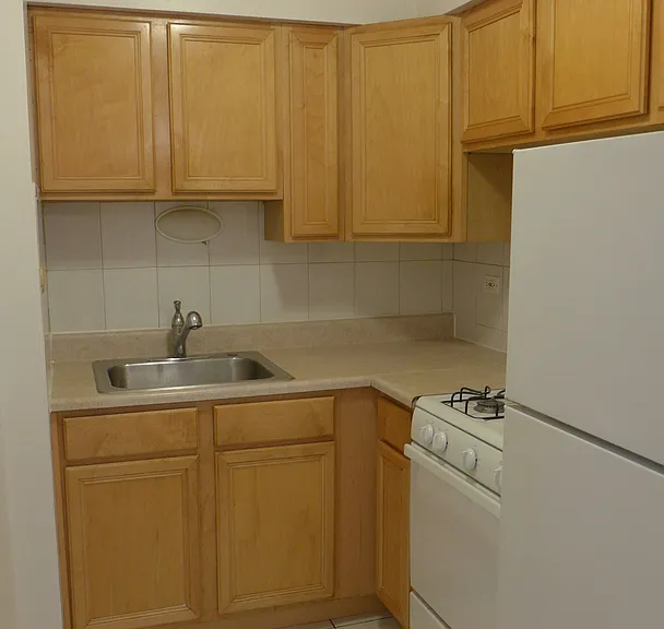 Foster Beach Apartments — Photo 6