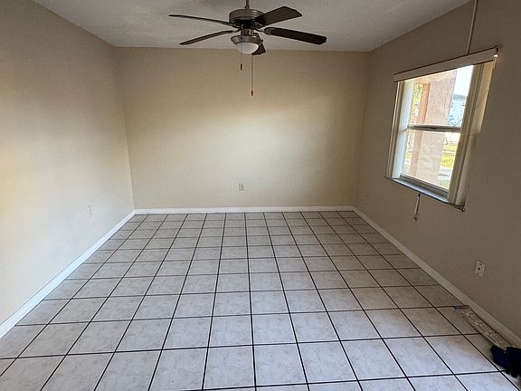 5th image of 727 Michigan Ct APT 2