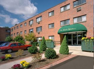 South Adams, Manchester, CT 06040