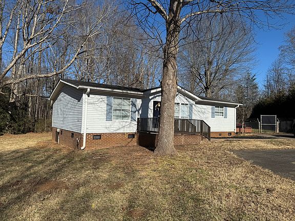 2nd image of 3928 Crossing Creek Dr