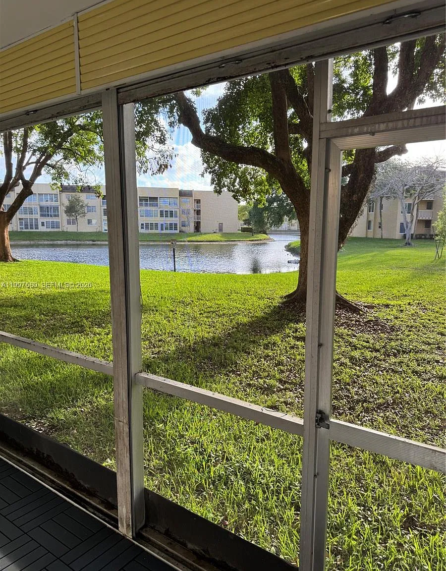 Bermuda Club Four Condo — Photo 4