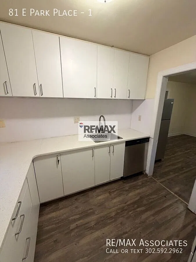 Welcome to 81 E Park Place! — Photo 4