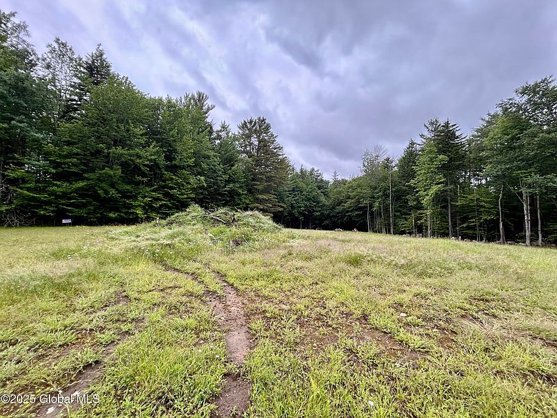 3rd image of L40.12 Persch Road