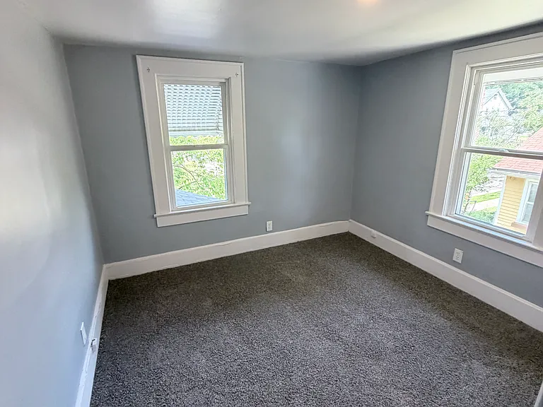 1155 Sawyer Ave — Photo 11
