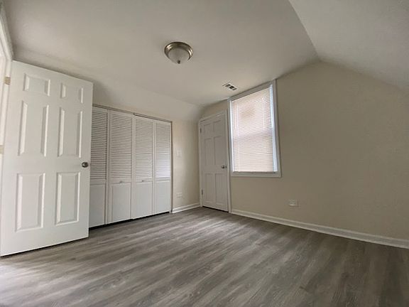 2nd image of 3657 W Oakdale Ave #1