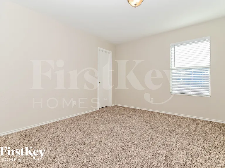 2801 Spencer Cir — Photo 16