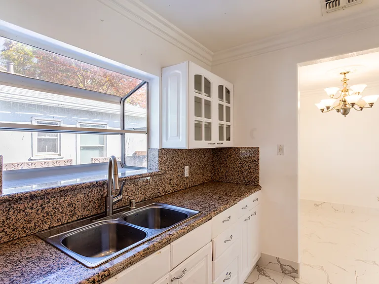 12737 Hatteras St — Photo 9