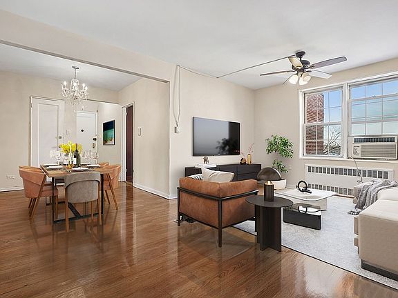 3rd image of 6385 Woodhaven Blvd APT 6B