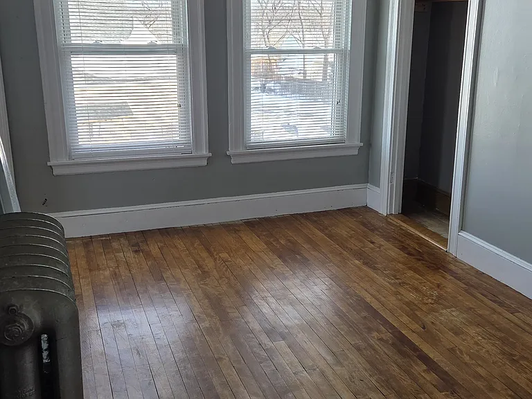 393 Main St — Photo 8