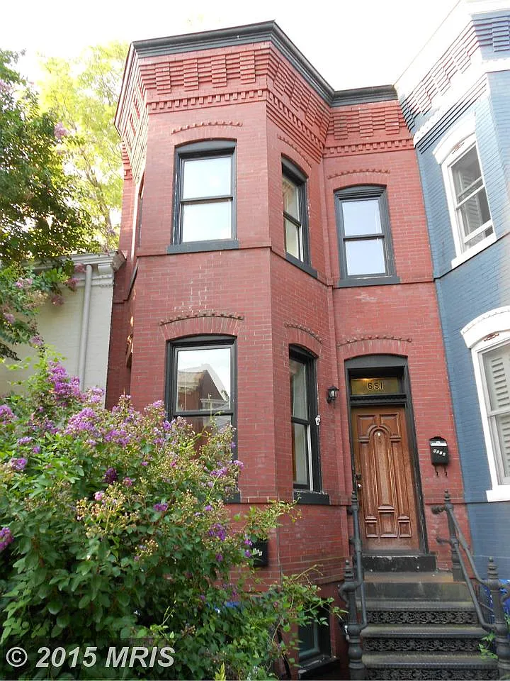 651 G St SE photo 1