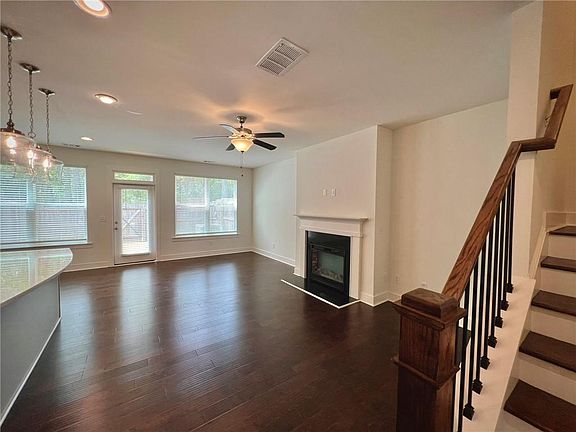 4th image of 239 Auburn Valley Way