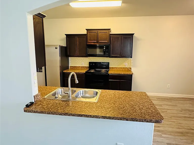 2050 Wilde Elm Dr — Photo 10